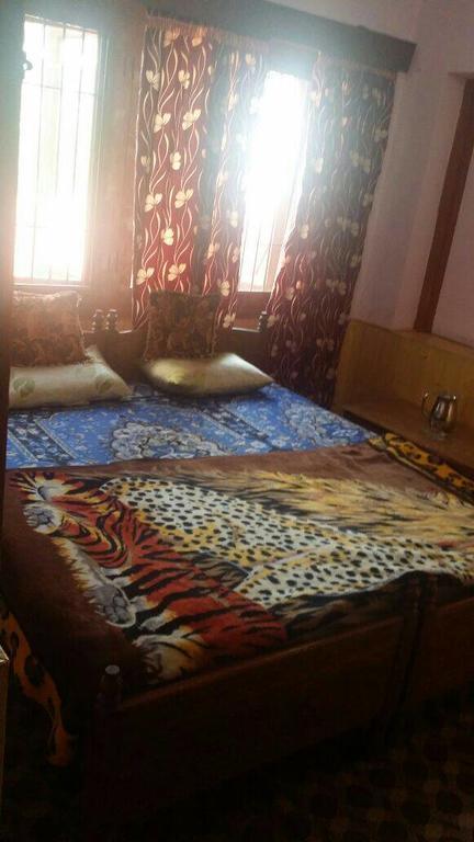 Taj Guest House Srinagar  Exterior photo